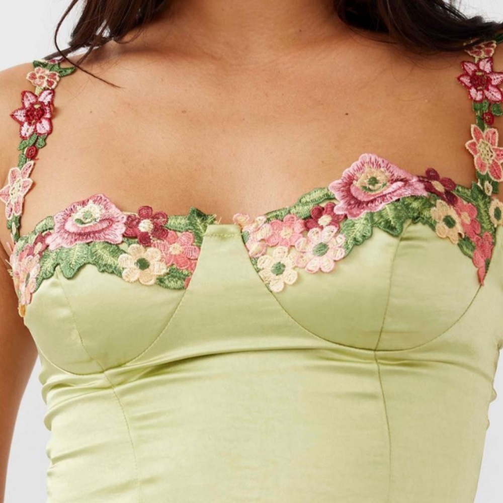 NWT Selfie Leslie Rose Garden Crop Top Satin Lime XS